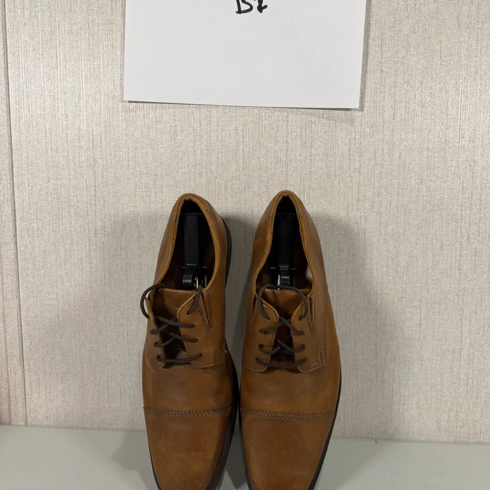 Clarks‎ Men's Tan Leather Oxfords